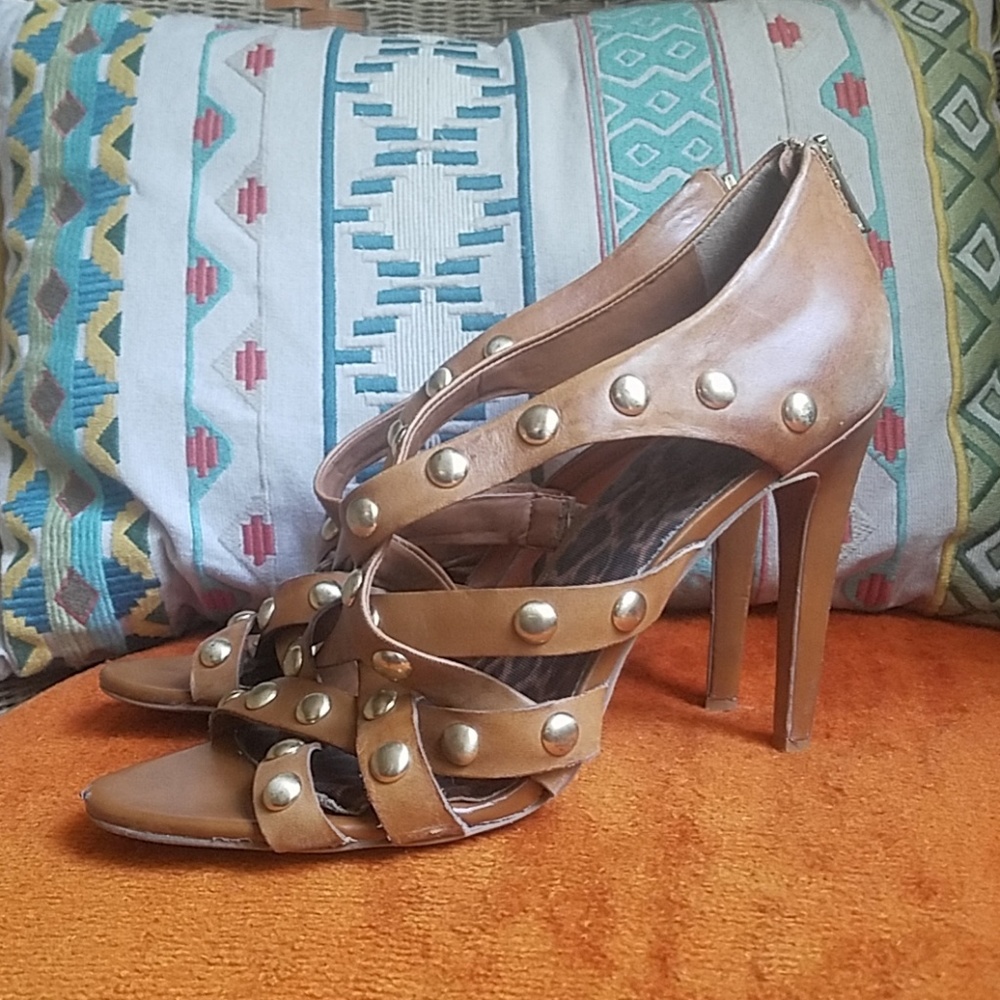 Jessica Simpson Size 10 Heels Strappy Studs Tan